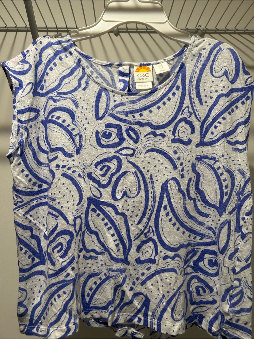 C&C California Women’s Linen White Tank Top with Bold Blue Abstract Print Flaw M